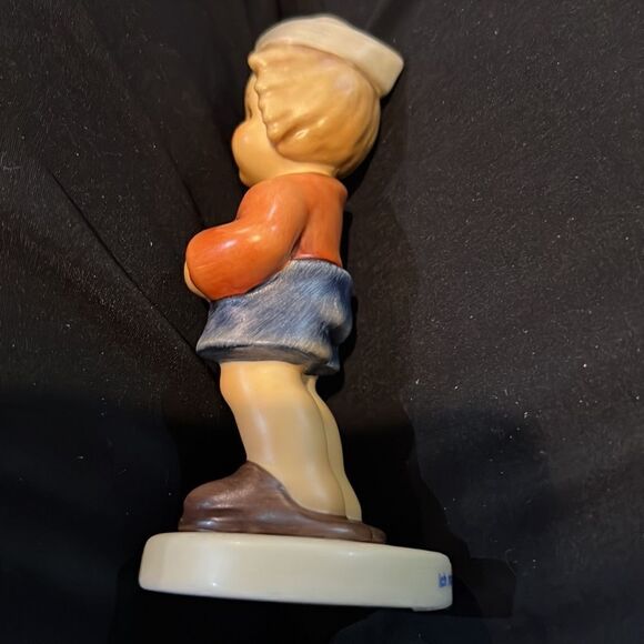 Hummel Figurine “First Mate” Exclusive Edition for Club Members - Picture 2 of 7